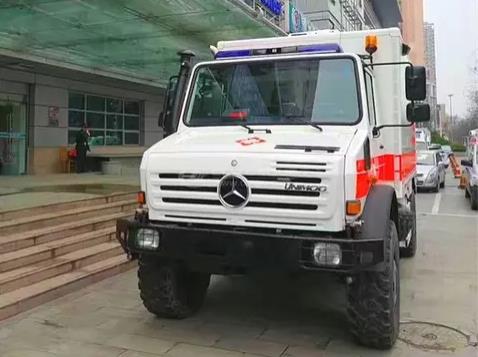 Mercedes-Benz Unimog Ambulance