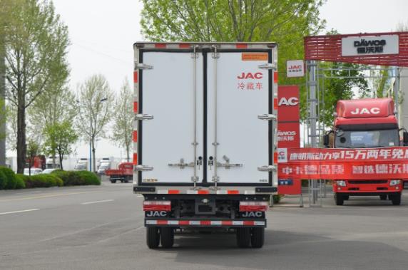 JAC 1-3t small refrigerator box truck