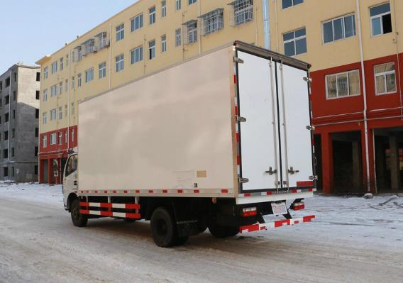 6-8Tons DFAC 4x2 Fresh Meat refrigeration truck